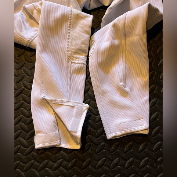 Tuff rider low rise, full seat breeches, size 28,  white - Picture 4 of 4
